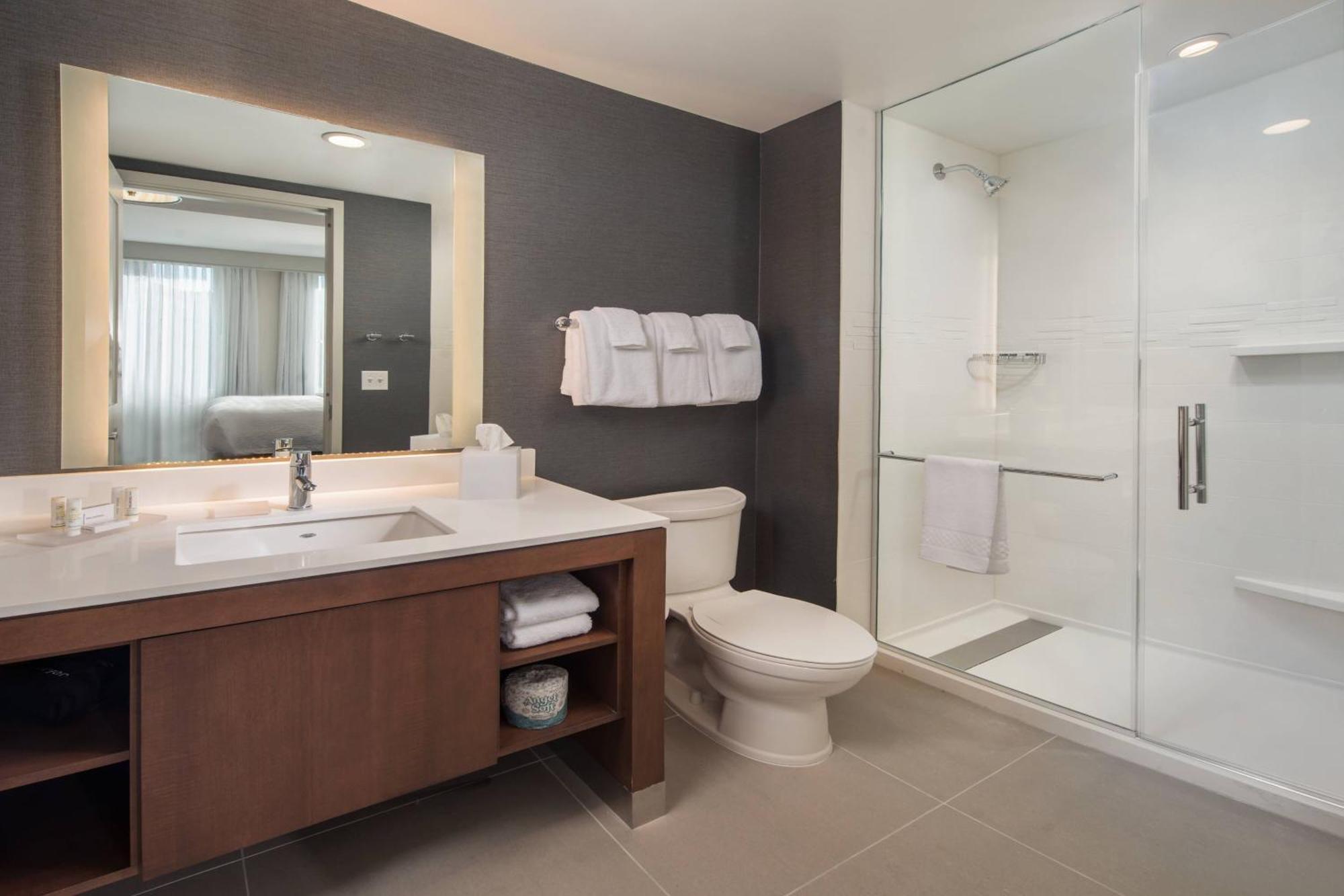 Hotel By Marriott At The Johns Hopkins Medical Campus 3*