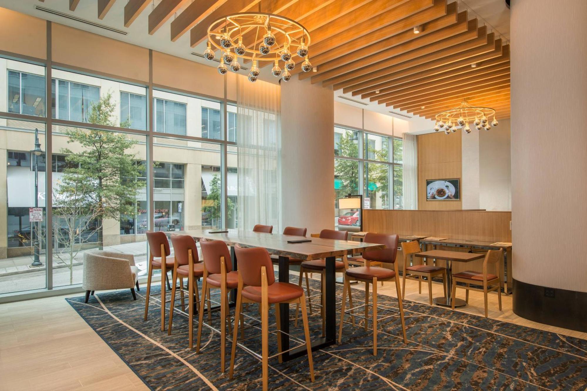 Hotel By Marriott At The Johns Hopkins Medical Campus 3*