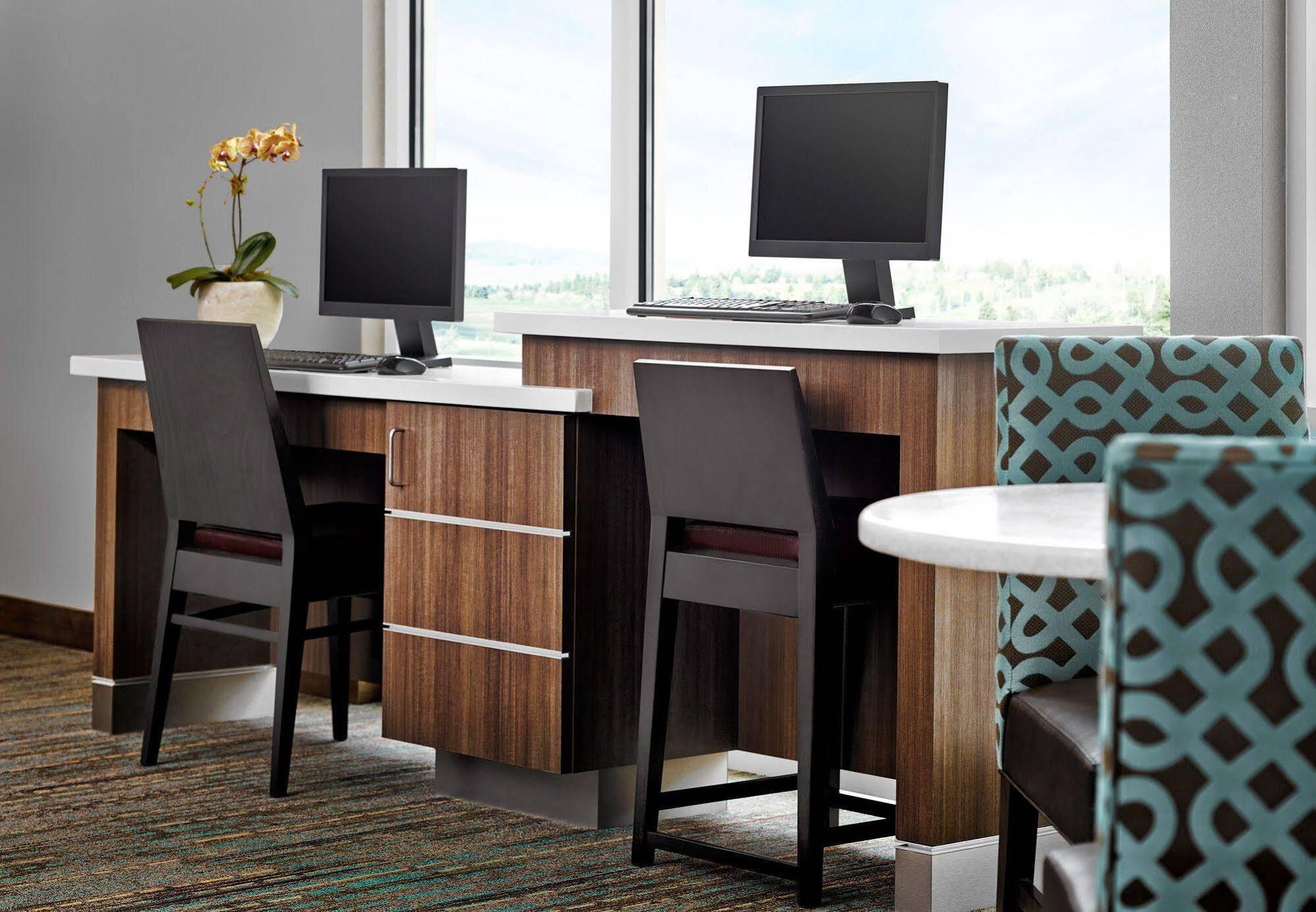 By Marriott At The Johns Hopkins Medical Campus Hotel